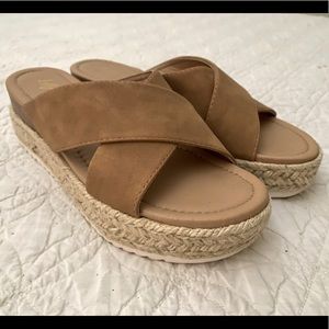 Adorable Sandals! Never worn! Size 7.5